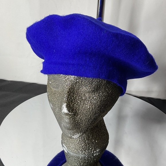 Accessories - Vibrant Blue Beret